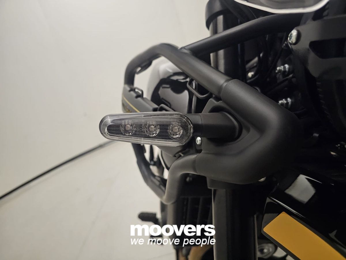 ROYAL ENFIELD HIMALAYAN 452