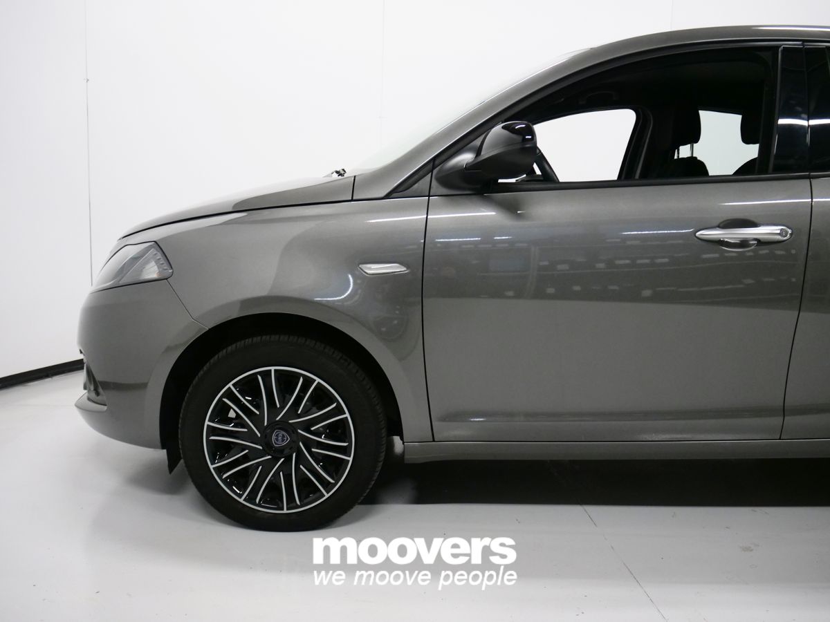 Lancia Ypsilon 1.0 FireFly 5 porte S&S Hybrid Platino 