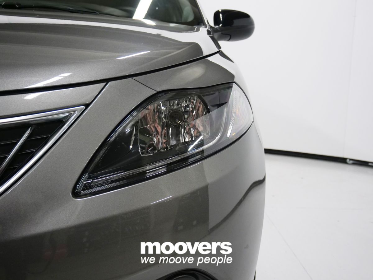 Lancia Ypsilon 1.0 FireFly 5 porte S&S Hybrid Platino 
