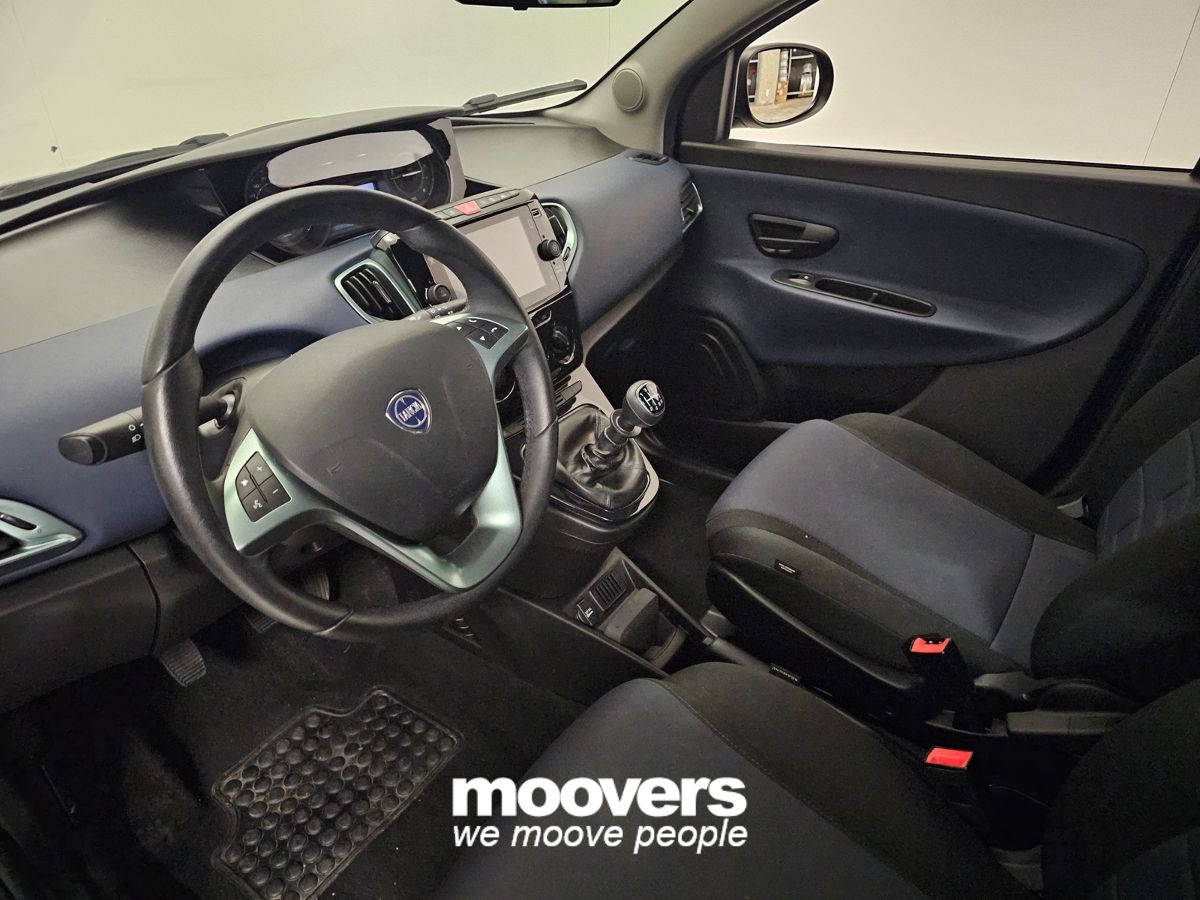 LANCIA Ypsilon 1.0 FireFly 5 porte S&S Hybrid Silver