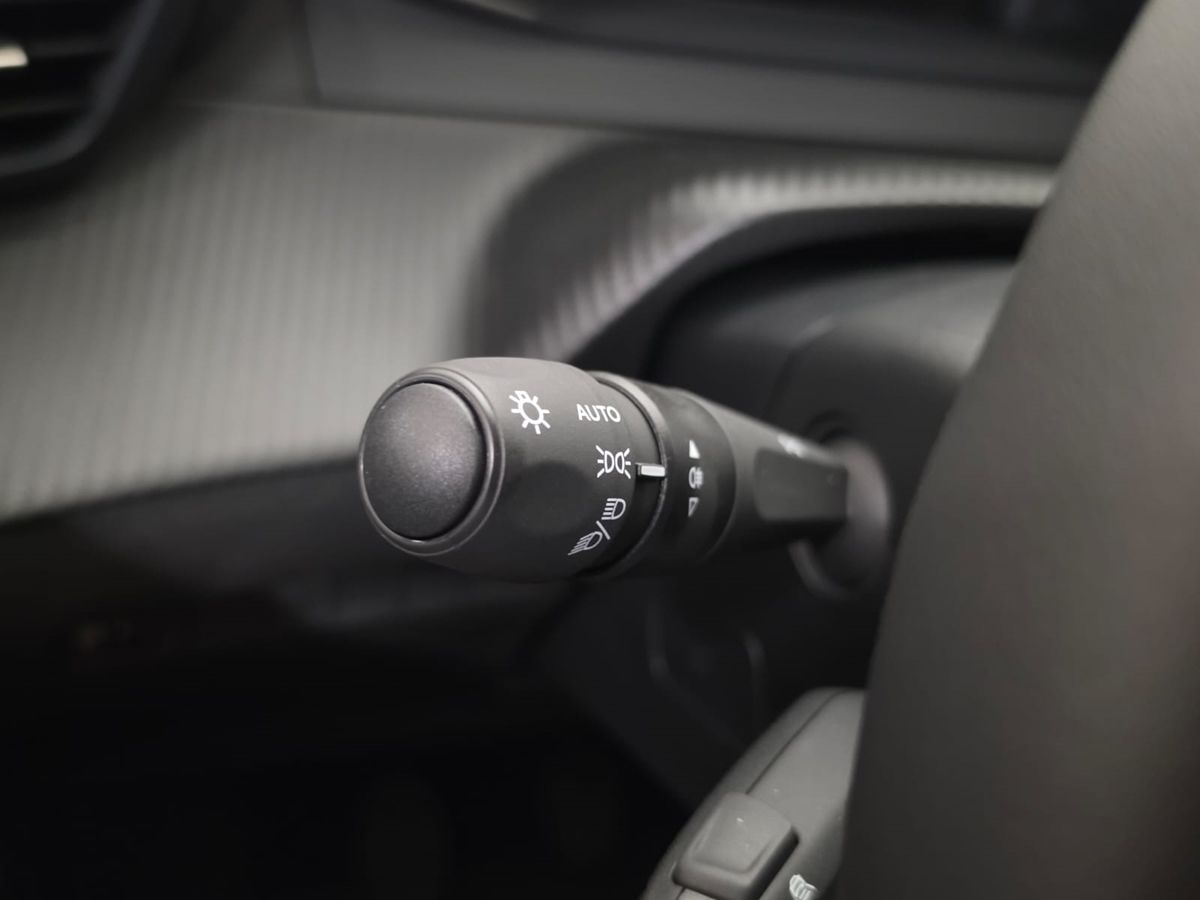 PEUGEOT 2008 PureTech 100 S&S Allure