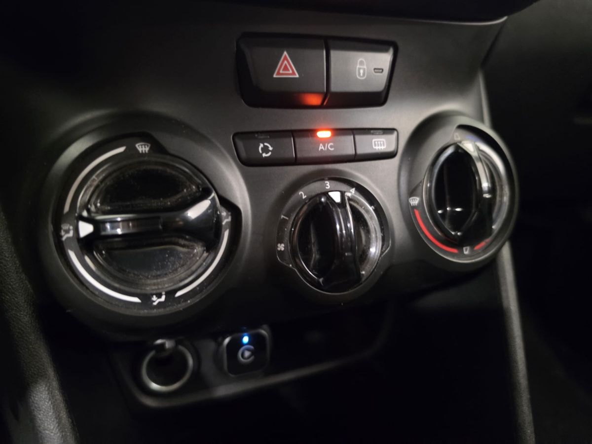 PEUGEOT 208 1° serie PureTech 82 5 porte Black Line
