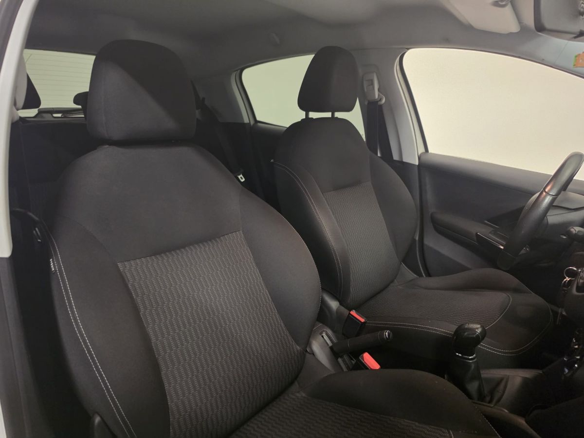 PEUGEOT 208 1° serie PureTech 82 5 porte Black Line