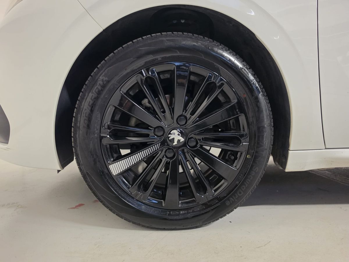 PEUGEOT 208 1° serie PureTech 82 5 porte Black Line