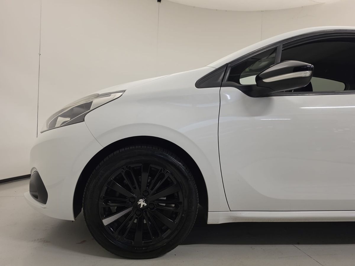 PEUGEOT 208 1° serie PureTech 82 5 porte Black Line