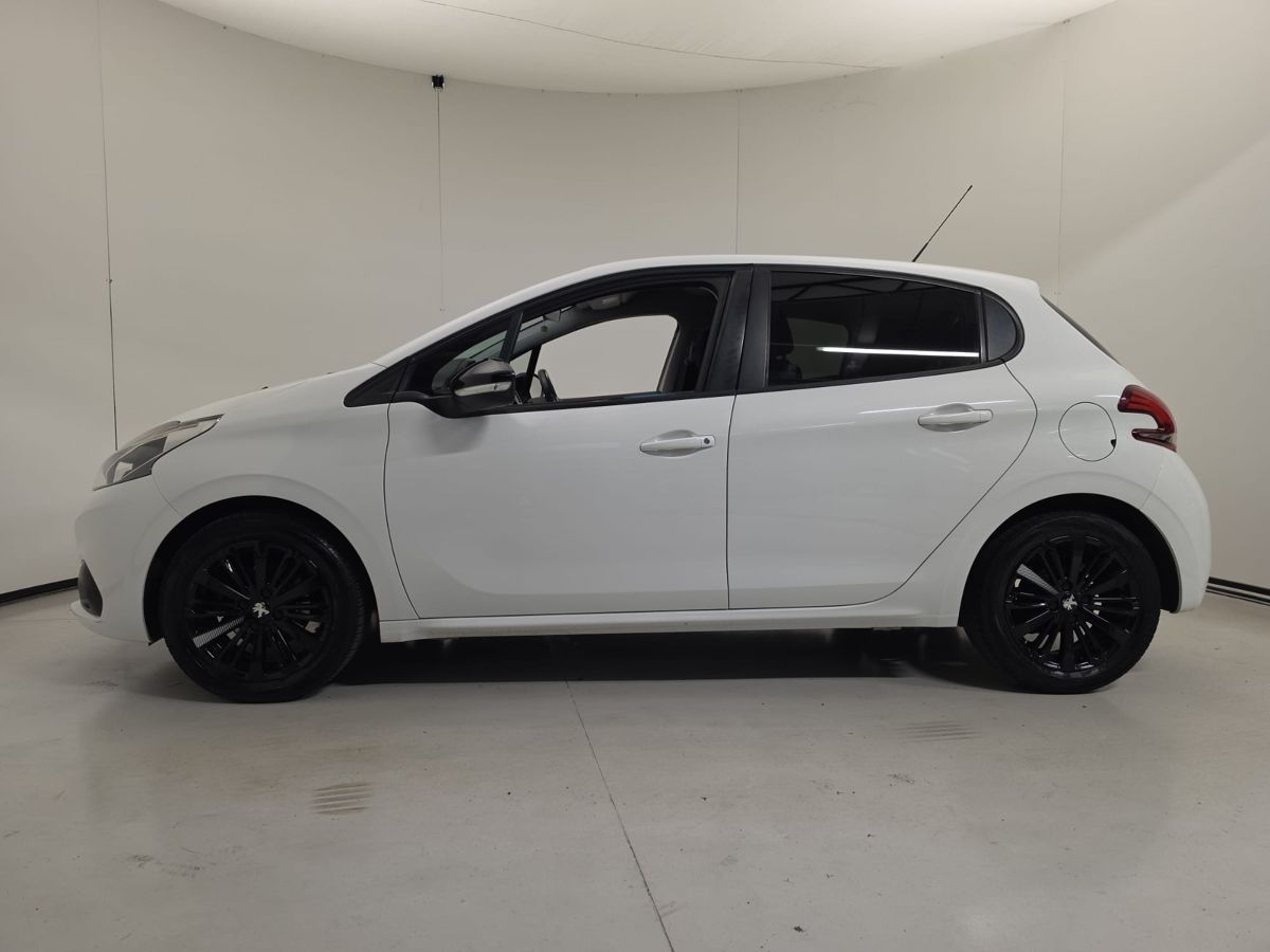 PEUGEOT 208 1° serie PureTech 82 5 porte Black Line
