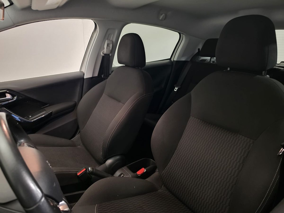 PEUGEOT 208 1° serie PureTech 82 5 porte Black Line