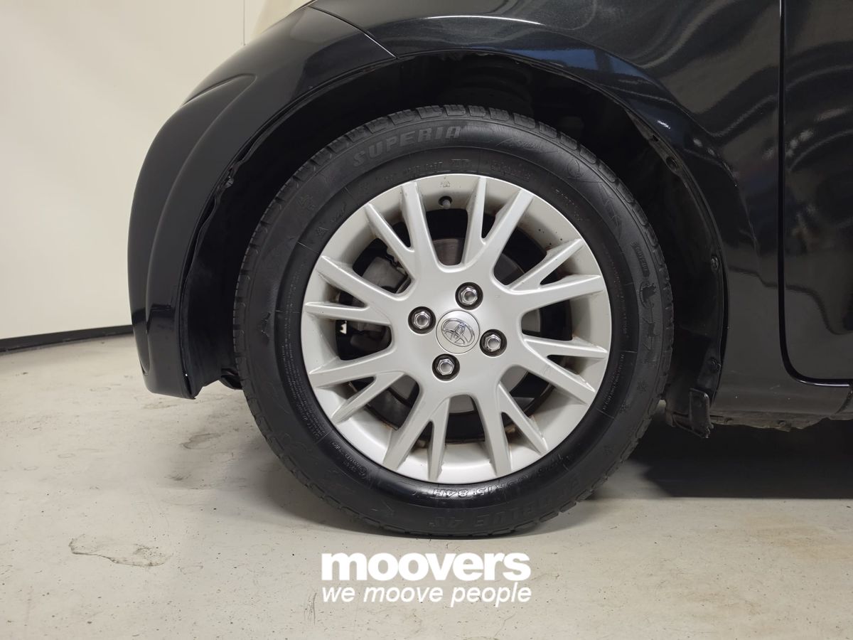 Toyota iQ 1.0 CVT 