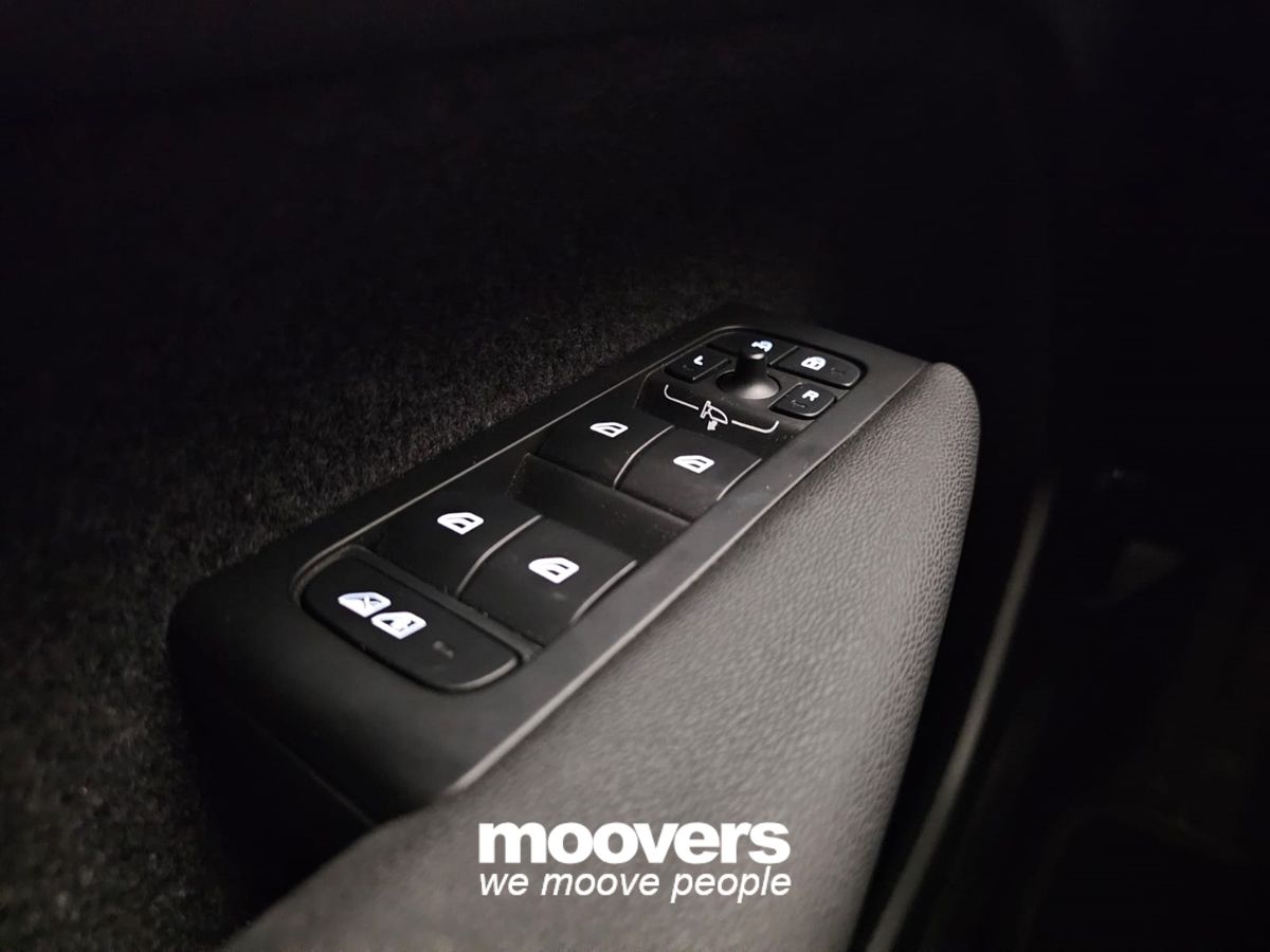 VOLVO XC40 B3 automatico Core