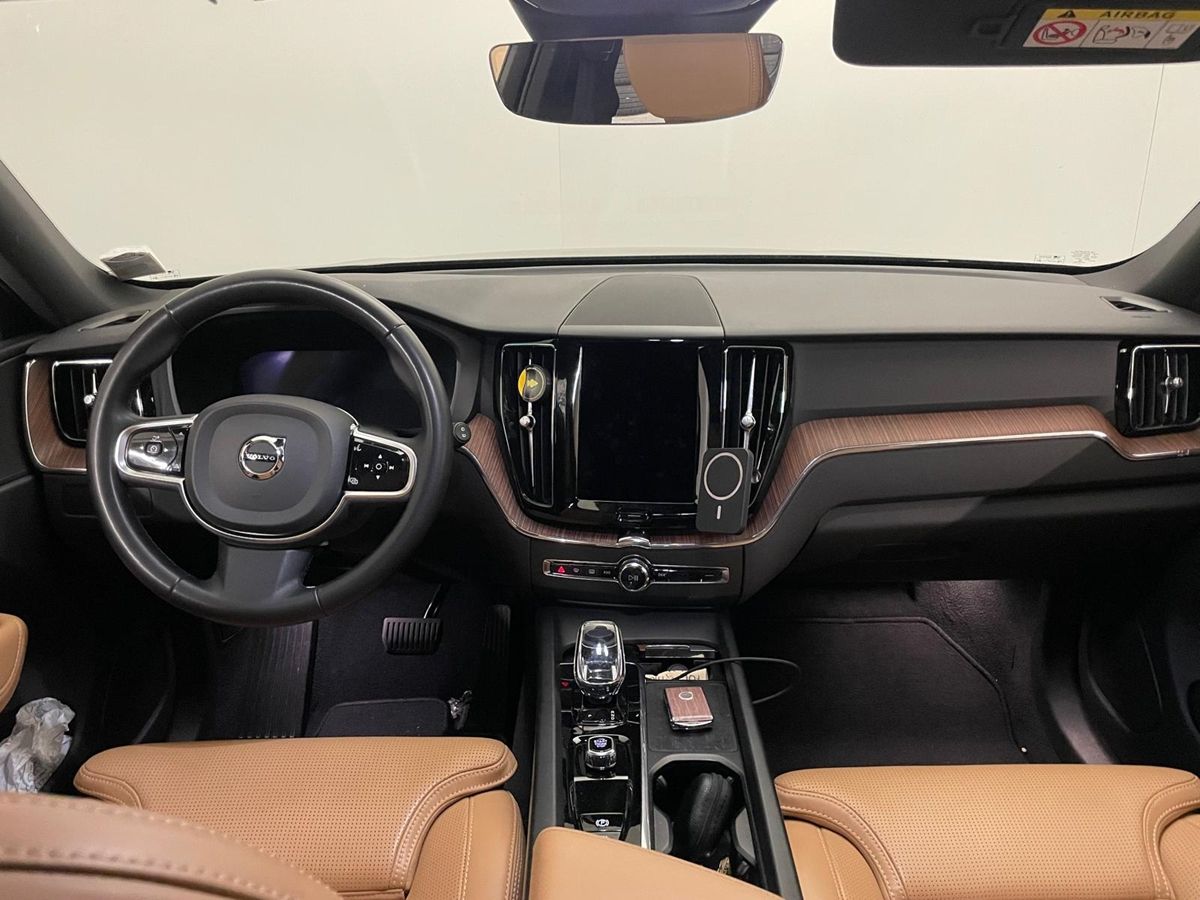 VOLVO XC60 B5 (d) AWD automatico Plus Dark