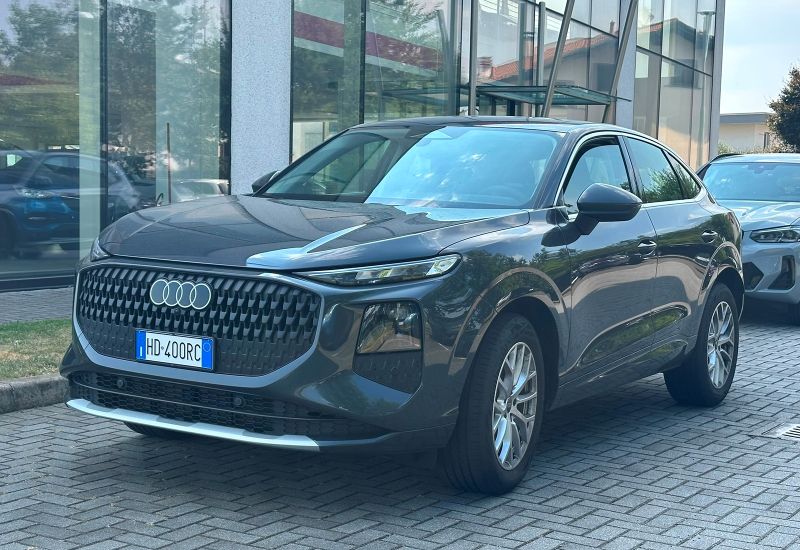 AUDI Q3 SPB TDI 110 kW S tronic Business Advanced