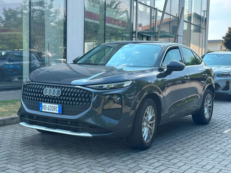 AUDI Q3 SPB TDI 110 kW S tronic Business Advanced