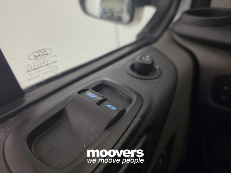 FORD Transit Custom 300 2.0 EcoBlue Hybrid 130 PC Furgone Trend