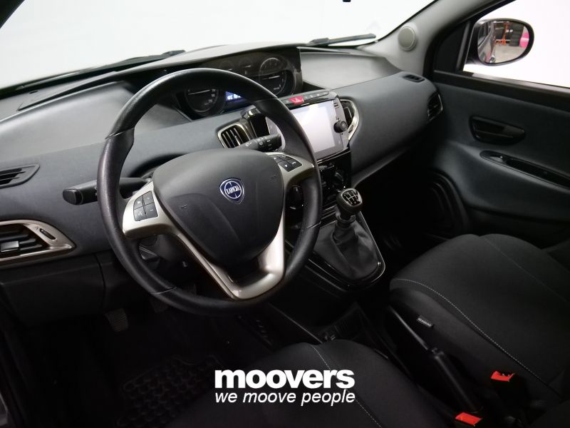 Lancia Ypsilon 1.0 FireFly 5 porte S&S Hybrid Platino 