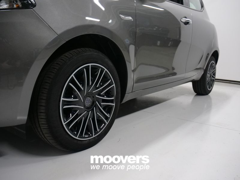 Lancia Ypsilon 1.0 FireFly 5 porte S&S Hybrid Platino 