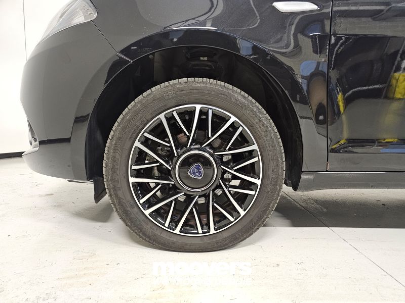 LANCIA Ypsilon 1.0 FireFly 5 porte S&S Hybrid Silver