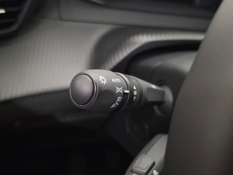 PEUGEOT 2008 PureTech 100 S&S Allure