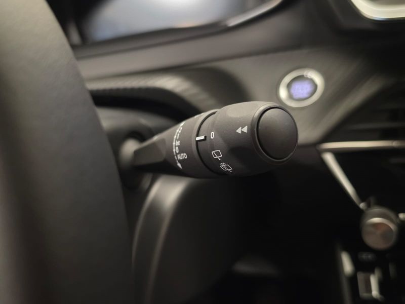 PEUGEOT 2008 PureTech 100 S&S Allure