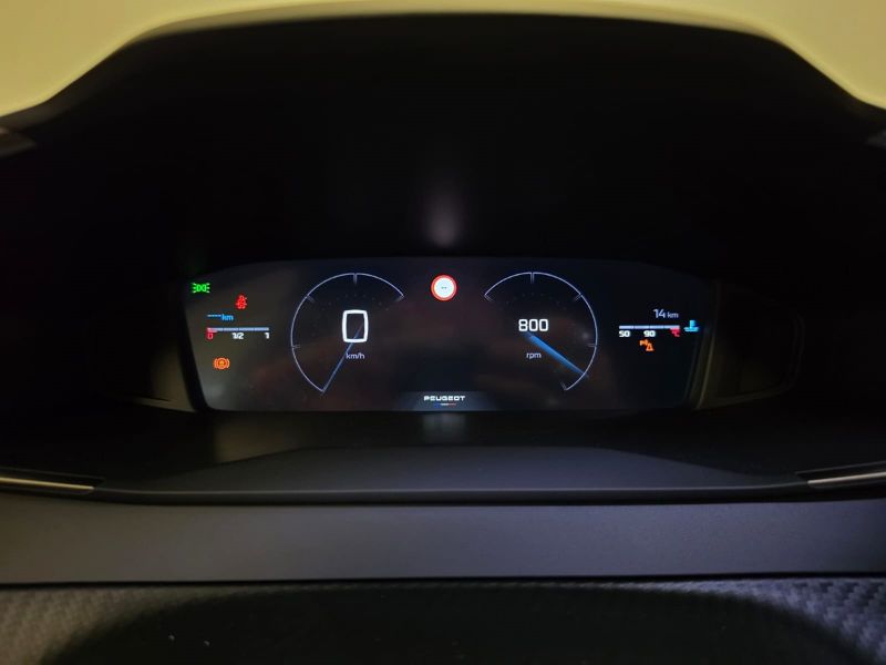 PEUGEOT 2008 PureTech 100 S&S Allure