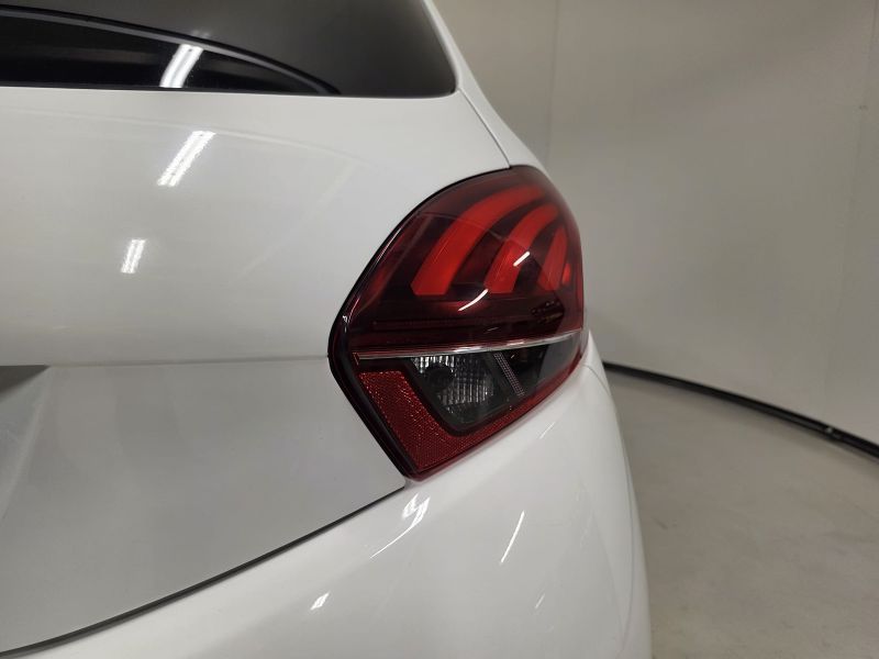 PEUGEOT 208 1° serie PureTech 82 5 porte Black Line