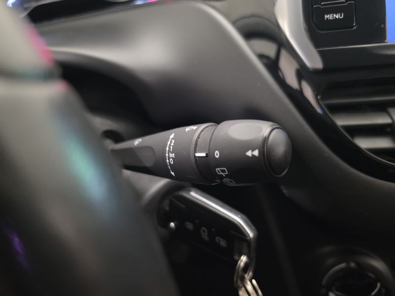 PEUGEOT 208 1° serie PureTech 82 5 porte Black Line