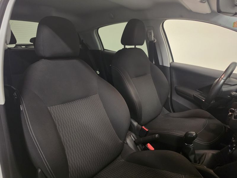 PEUGEOT 208 1° serie PureTech 82 5 porte Black Line