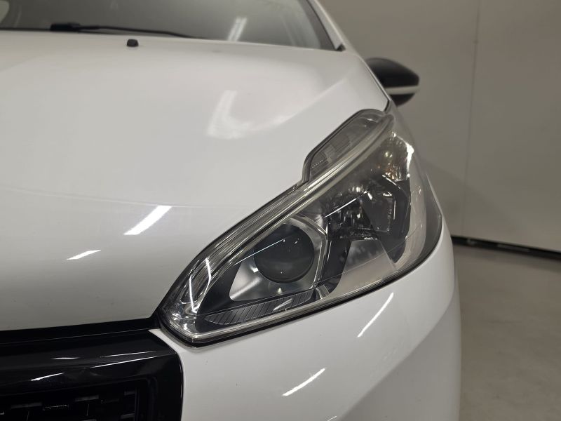 PEUGEOT 208 1° serie PureTech 82 5 porte Black Line
