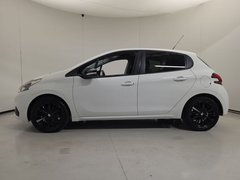 PEUGEOT 208 1° serie PureTech 82 5 porte Black Line