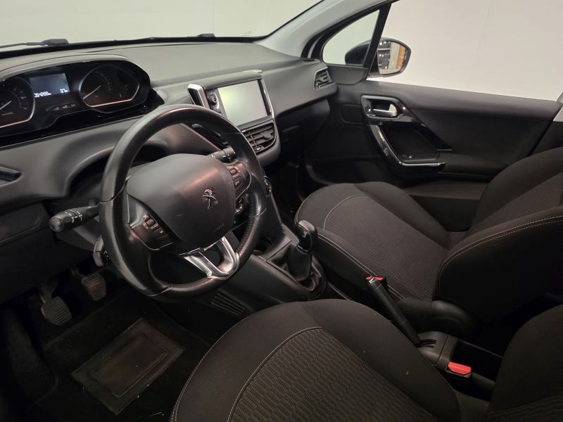 PEUGEOT 208 1° serie PureTech 82 5 porte Black Line