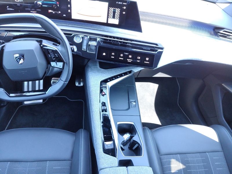 PEUGEOT 3008 Hybrid 136 e-DCS6 GT