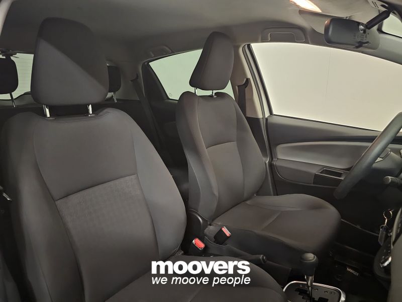 TOYOTA Yaris 1.5 Hybrid 5 porte Active