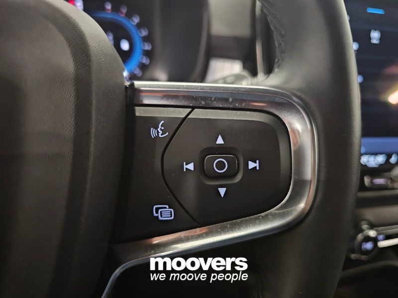 VOLVO XC40 B3 automatico Core