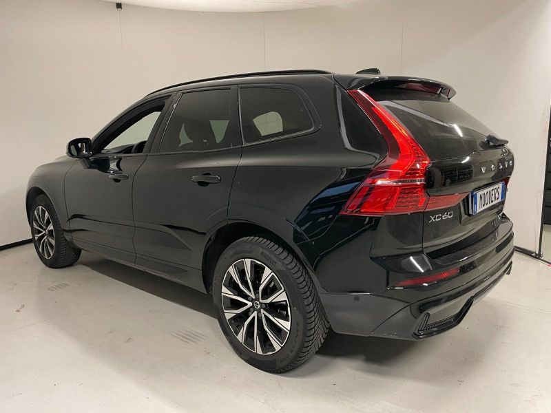 VOLVO XC60 B5 (d) AWD automatico Plus Dark